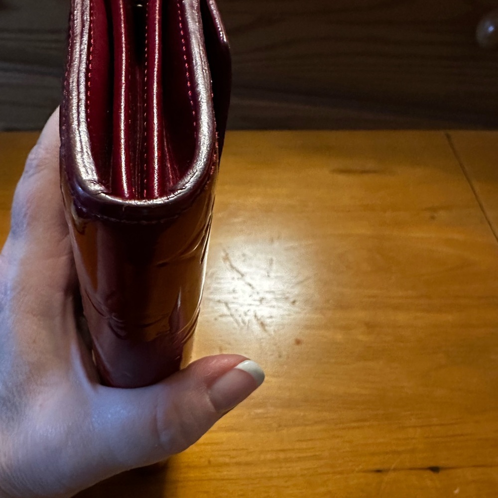 Louis Vuitton Red Vernis Leather Sarah Wallet - Picture 9 of 12